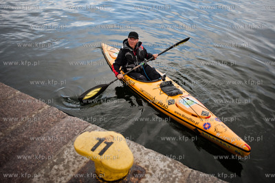 Gdansk. Nowy Port. Start samotnej wyprawy kajakowej...