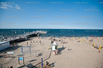 Gdansk. Wakacyjny, sloneczny dzien na plazy w Brzeznie.
08.07.2013
fot....