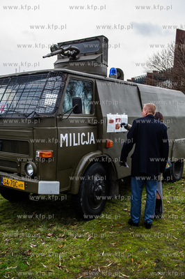 Gdansk. Pokaz pojazdow zabytkowych z Automobilklubu...