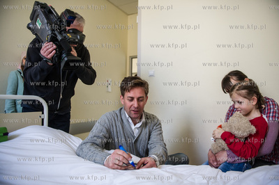 Gdansk. Aktor Rafal Krolikowski odwiedzil dzieci w...