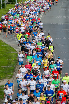 Zawodnicy na trasie I PZU Gdansk Maraton.
17.05.2015
fot....