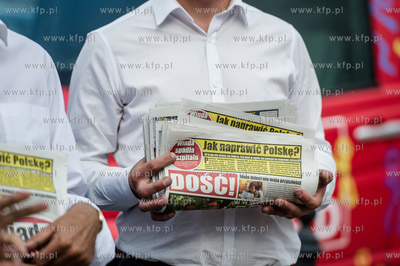 Gdansk. Szafarnia. Lato z SLD. Przedstawiciele Sojuszu...