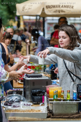Gdansk. Wielki piknik na placu Swietopelka, zorganizowany...