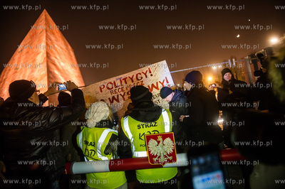 Gdańsk. Pikieta zorganizowana przez Komitet Obrony...