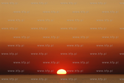 Prom pasazersko-samochodowy Stena Baltica plywajacy...