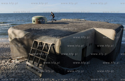 Bunkier zbudowany przed II wojna swiatowa do obrony...