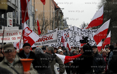 Szczecin. Protest i przemarsz ludzi, ktorzy nie zgadzaja...