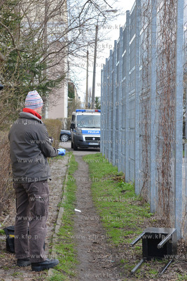 Gdynia. Kradziez skarbony z pieniedzmi z kosciola sw....