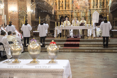 Pelplin. Msza Swieta Krzyzma w Wielki Czwartek w Bazylice...