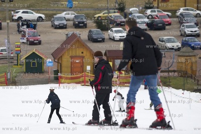 Koszałkowo. Stok narciarski i wyciąg na zboczach...