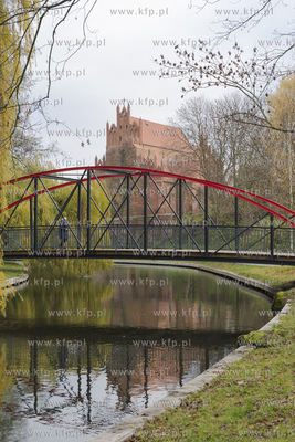 Starogard Gdański,Park Miejski.Nz. Most w Parku05.11.2019Fot....