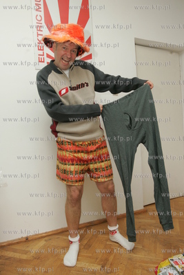 Pawel Konnak Konjo przygotowuje sie do zimy, wyciagnal...