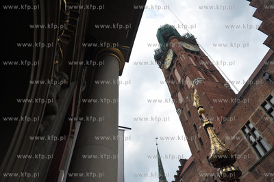 Gwaltowana burza, ktora przeszla nad Gdanskiem uniemozliwila...