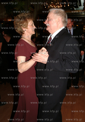 Lech i Danuta Walesa tancza na Balu Biznesmena w restauracji...