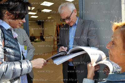 Gdańsk Oliwa. 5. urodziny galerii Warzywniak na ul.Opata...
