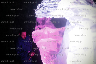 Gdynia. Bulwar nadmorski. II Festiwal Rzezb Lodowych.
07.02.2010
fot....