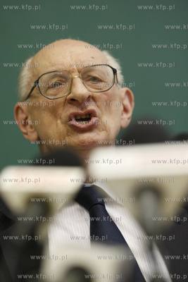 Uniwersytet Gdanski. Wydzial Prawa i Administracji....