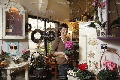 Magda Masny w swojej kwiaciarni Rosamelia w Sopocie.
03.11.2010
fot....