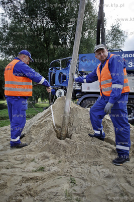 Przekazanie i prezentacja zapor przecipowodziowych...