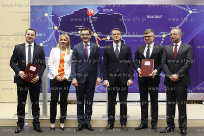 Gdansk. Amber Expo. PERN Przyjazn podpisal  umowę...