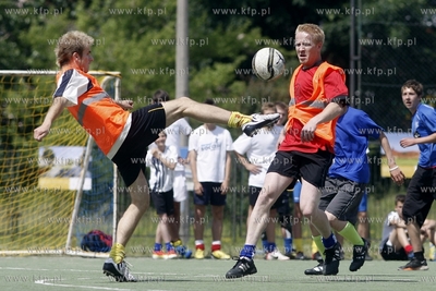 Gdansk Zaspa. Pilkarski turniej dzikich druzyn Do przerwy...