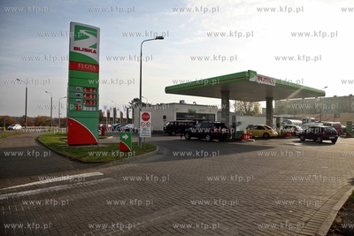 Stacja paliw Bliska na gdanskim Przymorzu.
03.11.2014
fot....