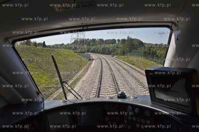 Przejazd i prezentacja składu PKM ze stacji Niedźwiednik...