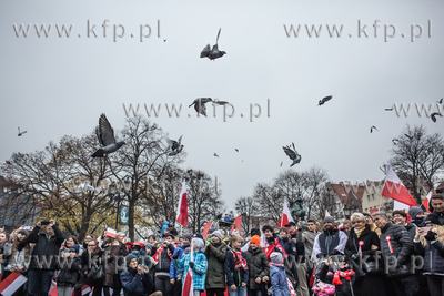 Gdańsk. Parada  na 100-lecie odzyskania niepodległości....
