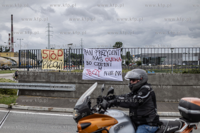 Mieszkańcy Gdańska na rondzie im. Tadeusza Mazowieckiego...