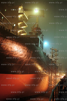 Stocznia Gdynia S.A. Podczas prac remontowych statku...