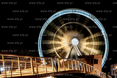 Gdańsk nocą. Kładka na Ołowiankę i koło widokowe...