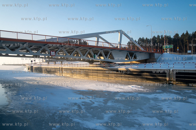 Zima na Mierzei Wiślanej. Zamarznięty Kanał przez...