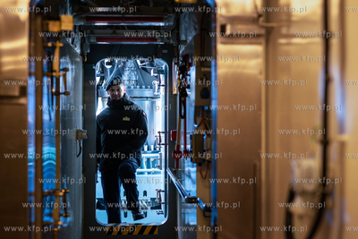 Nabrzeże Pomorskie w Gdyni. Nz. Niszczyciel  ORP Mewa....