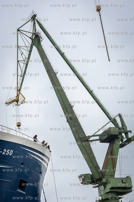 Gdańsk. Wodowanie statku rybackiego Hákon w Karstensen...