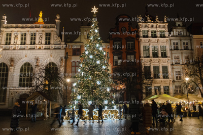 Gdańsk, ul. Długi Targ. Pierwszy dzień Nowego Roku....