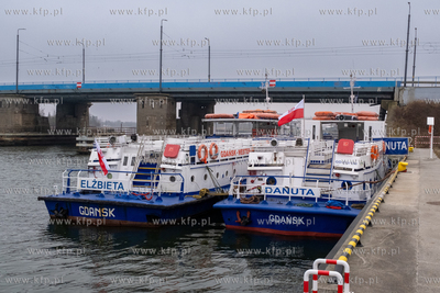 Bezpłatny prom wzdłuż Mostu Siennickiego . 23.01.2025...