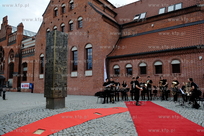 Gdansk. Dziedziniec Polskiej Filharmoni Baltyckiej....