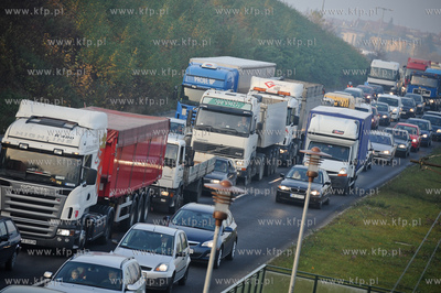 Gdansk. Poranne korki na Armi Krajowej.
07.11.2011
fot....