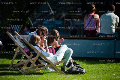 Gdynia. Skwer Zeromskiego, na ktorym w sasiedztwie...