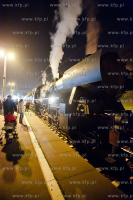 Gdansk. Dworzec Glowny PKP. Turystyczny pociag niemiecki...