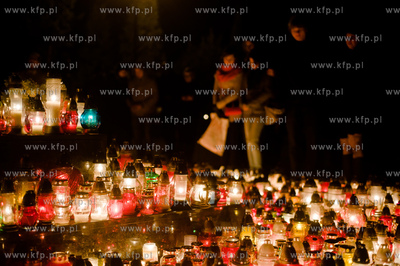 Gdansk. Cmentarz Lostowicki. Swieto Zmarlych. Nz Kwatera...