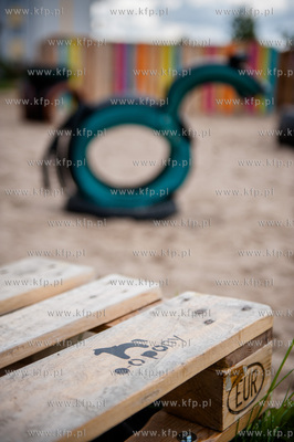 Gdansk. Ujescisko. Nowo powstaly Ekologiczny plac zabaw...