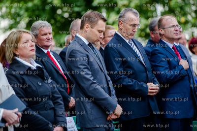 Gdansk. Msza Swieta na placu Obroncow Poczty Polskiej...