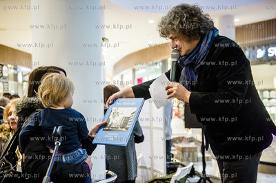 Gdynia. Centrum Handlowe Riviera. Premiera i promocja...