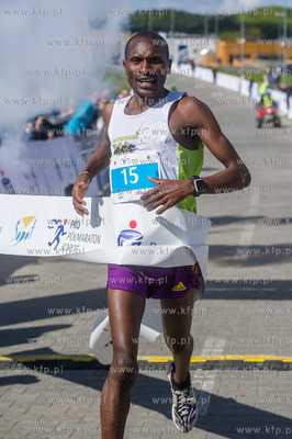 Plac Dwoch Miast. PKO Polmaraton Sopot 2015.
Nz zwyciezca...