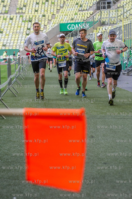 Zawodnicy na trasie II PZU Gdansk Maraton. 
15.05.2016
fot....
