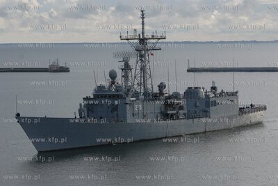 Fregata rakietowa typu Oliver Hazard Perry ORP Gen....