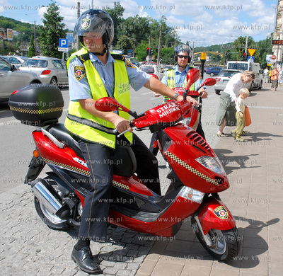 Miasto Gdynia zakupilo dla swoich straznikow miejskich...