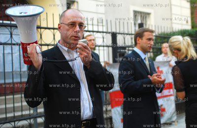 Manifestacja pod konsulatem Federacji Rosyjskiej w...