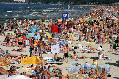 Tlumy na kolobrzeskiej plazy.
08.08.2009
fot. Przemyslaw...